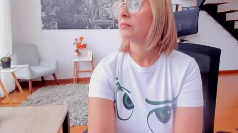 JANE TURNER MILF online show from November 3, 1:48 pm