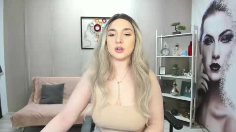 JaquelinLaurent online show from March 25, 10:56 pm