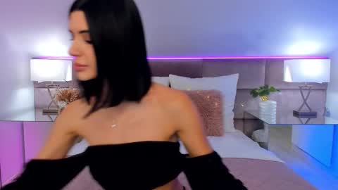 Jasmi online show from October 18, 12:30 pm