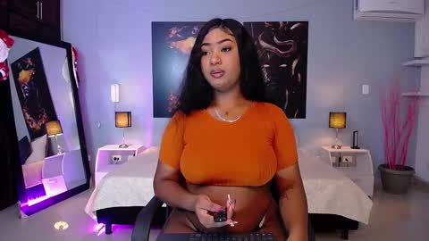 Instagram jasminecampbell1  online show from January 6, 8:23 pm