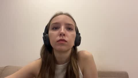 Isabella Rose online show from March 18, 3:17 pm