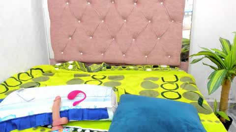 jazmin040_ online show from January 9, 11:58 am