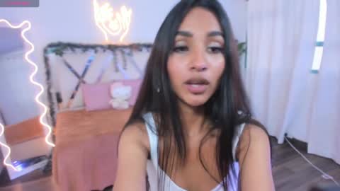 Snapshot of jazmin_tay chatting on December 19, 7:18 pm Jazmin online show from December 19, 7:18 pm