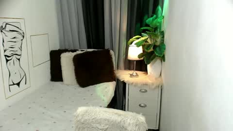 Jeanwants2play online show from March 4, 7:26 am