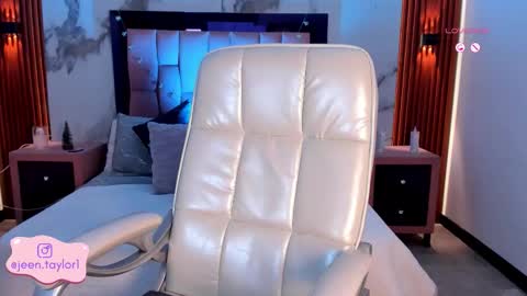 Jeen Taylor online show from November 14, 12:10 am