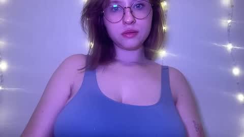 Inna  online show from December 18, 3:33 pm