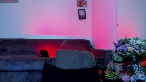 jen online show from March 30, 9:42 am