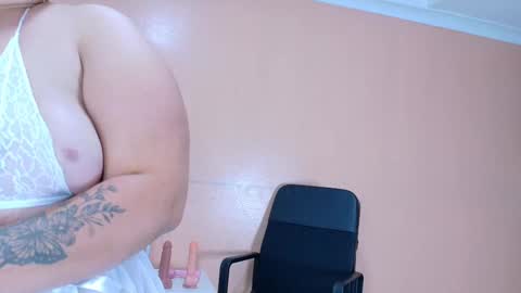 Snapshot of jenacooper__ chatting on September 9, 2:44 am Jena online show from September 9, 2:44 am