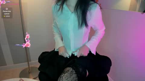 Molly online show from November 7, 6:08 am