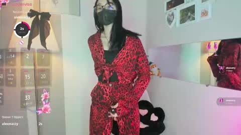 Molly online show from November 11, 11:35 pm