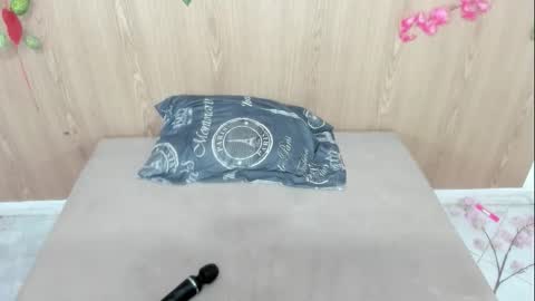 Jenelotizz online show from January 8, 2:48 am