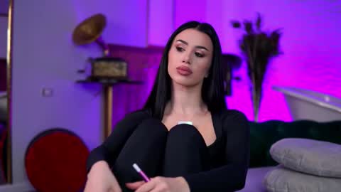 jenna_day online show from December 18, 7:35 am