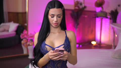 Snapshot of jenna_day chatting on February 1, 6:21 am jenna_day online show from February 1, 6:21 am