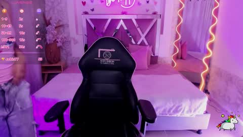 jenna_tay1 online show from March 13, 9:38 pm