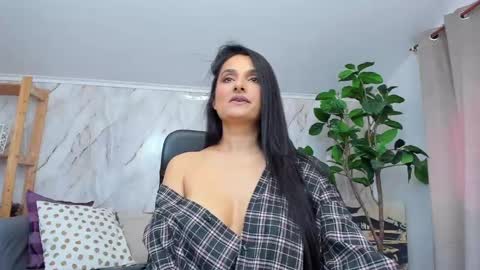 JennaPrice online show from April 14, 2:28 pm