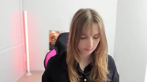 Karla online show from April 6, 1:23 pm