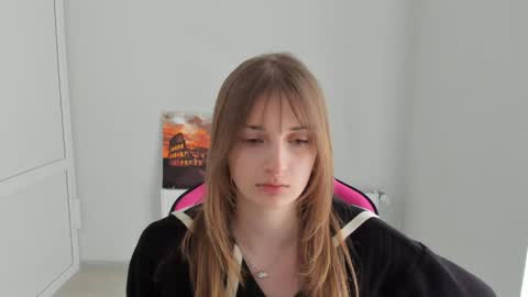 Karla online show from April 8, 1:57 pm