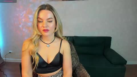 Jennifer Perezz online show from April 11, 9:24 am