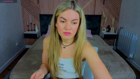 Jennifer Perezz online show from May 31, 4:57 pm