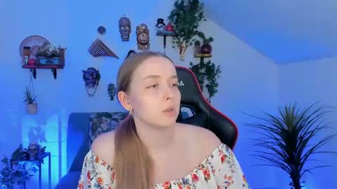 Jennifer online show from July 10, 11:04 pm
