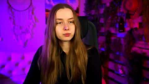 Jennifer online show from May 18, 7:42 pm