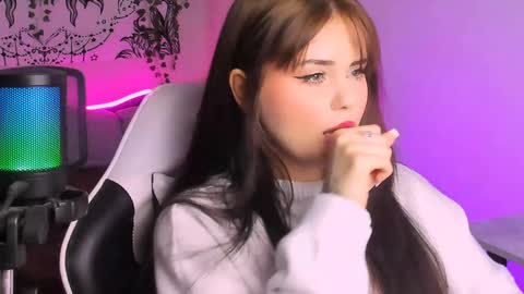 Jenni online show from December 2, 8:59 am