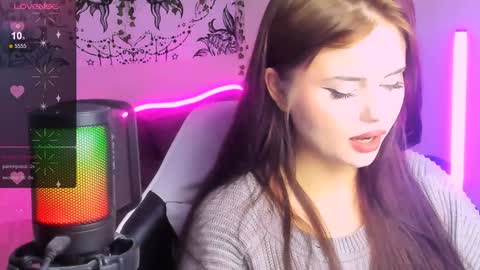 Jenni online show from December 18, 7:41 pm