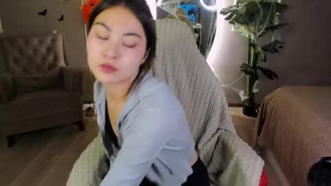 Jenni online show from November 3, 1:37 pm