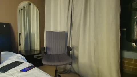 Snapshot of jennmullatta_ chatting on February 7, 3:13 am Jenn online show from February 7, 3:13 am