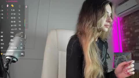 Snapshot of jenny_harringtons chatting on October 11, 7:24 am jenny_harringtons online show from October 11, 7:24 am