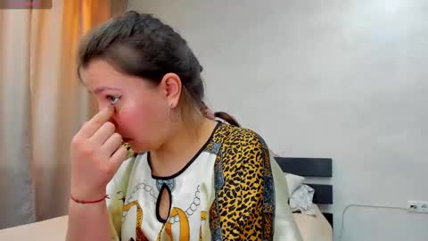 Jenny online show from February 24, 8:15 am