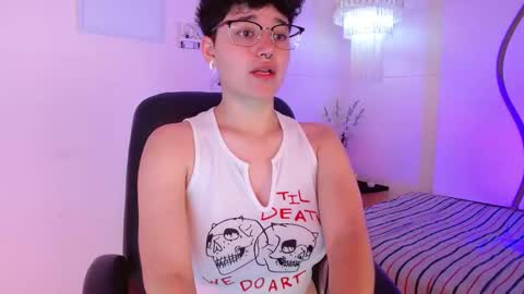 Snapshot of jero_harper1 chatting on September 15, 2:47 pm jero harper1 online show from September 15, 2:47 pm