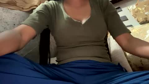 jesmin_roy62 online show from November 14, 11:43 am