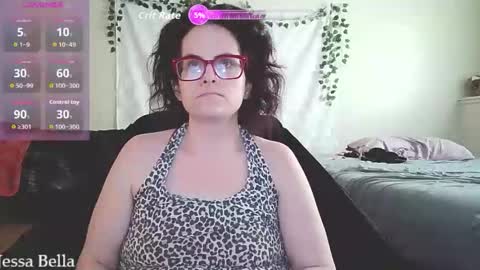GoddessJessaBella online show from June 3, 4:12 pm