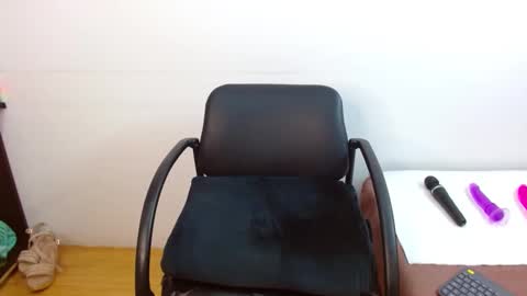 Snapshot of jessicarabbit4 chatting on February 11, 3:08 am jessicarabbit4 online show from February 11, 3:08 am