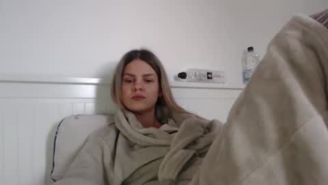 Snapshot of jessiexryan chatting on October 19, 5:31 am jessieryan online show from October 19, 5:31 am