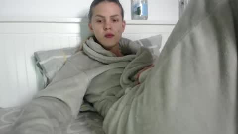 jessieryan online show from November 8, 6:18 am