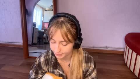 Snapshot of jettafrancis chatting on September 12, 9:18 am Kodi online show from September 12, 9:18 am