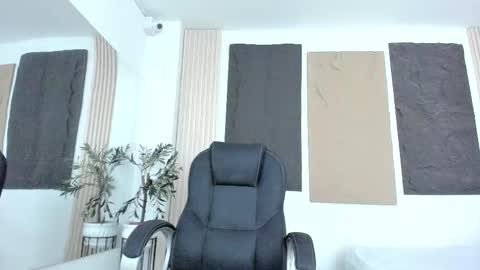 jheremy_wen online show from December 18, 7:18 pm