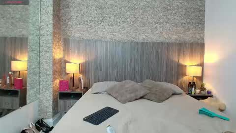 Jimena Salazar online show from April 11, 11:25 am