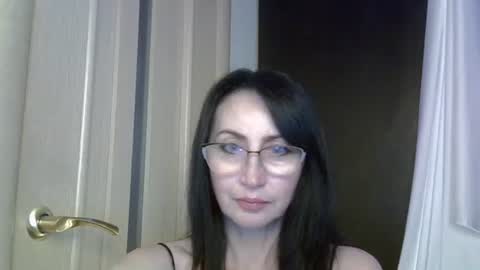 jinaluv online show from May 8, 10:00 pm
