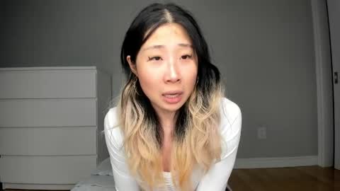 Jiwoo online show from March 25, 11:07 pm