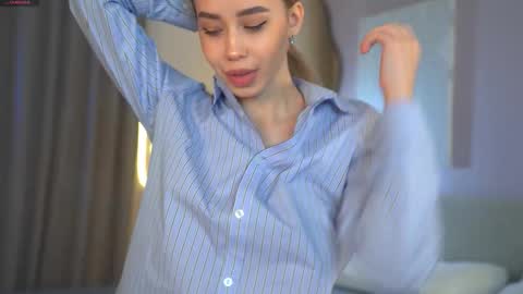 Jenny online show from December 4, 8:38 am