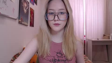 joan_kiss online show from February 7, 6:50 am