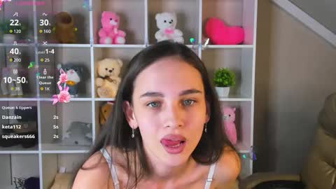 Skye online show from January 19, 1:13 am