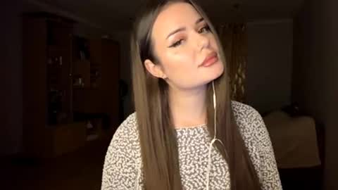 Elizabeth online show from December 15, 4:56 pm