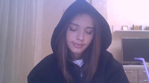 Jennifer online show from October 21, 5:50 pm