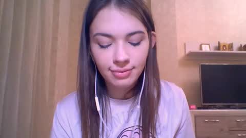 Jennifer online show from December 5, 9:05 pm