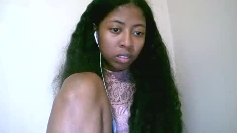 joliekah27 online show from May 10, 8:27 am