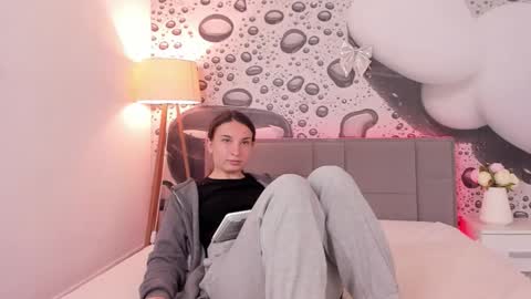 Josephine online show from April 21, 12:23 pm